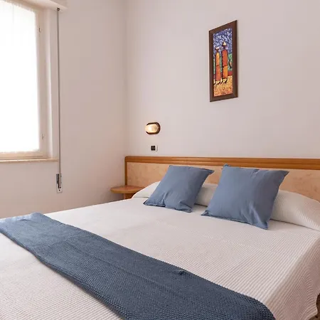 Hotel Greta B&B Rimini Buitenkant foto